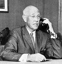 Кнудсен Верн